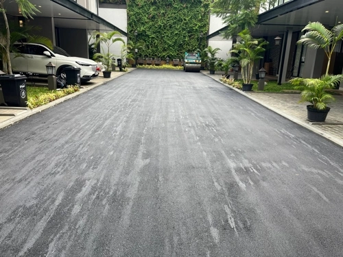 hasil akhir pengaspalan di kawasan perumahan di Serang